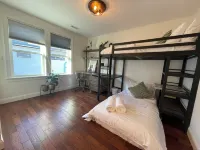 Funky and cozy home ! A little bit of everything for everyone. Hotels in Arlington