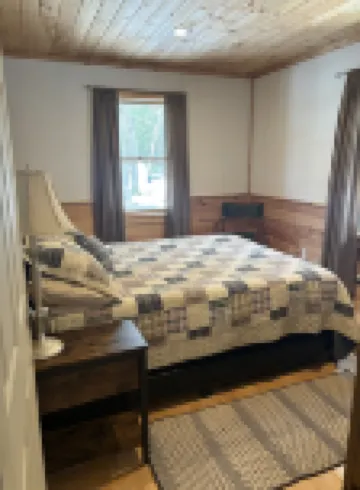 Waterfront paradise, hot tub.  Saratoga/Lake George. Super clean & sanitized.