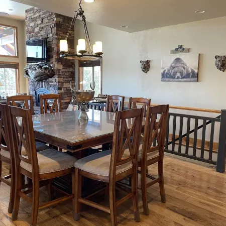 Royal Mountain Getaway - Cabin Sleeps 22!