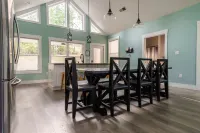 🌞The Abundant Life on Lakeshore🌞 - Lakeview Home <1/4 Mile to Public Boat Ramp