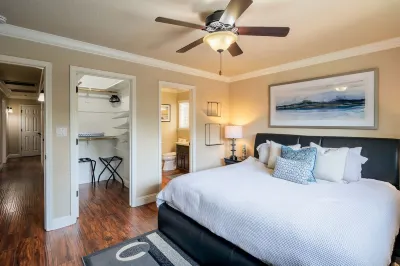 Marvel home w/ Pool, Gazebo, Movie Room, Gym, Traeger Các khách sạn gần Fresno State IEEE
