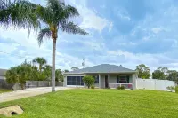 Newly Furnished, Solar Heated Pool, Game Room, 10 Mins from Beach
