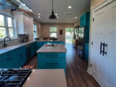 Getaway and relax! Enjoy the James River with mountain views! Hotels in Botetourt County