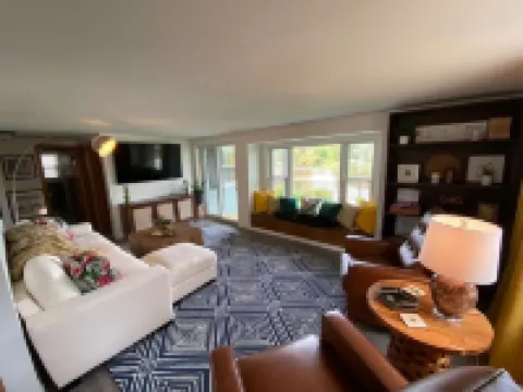 4 Bedroom Home on the River with Private River access