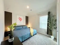 New 5br house with 4 king beds · Hot tub · Pets OK · Work space · 75" 4K TV