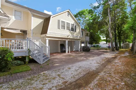 Historic Annapolis Charmer <1Mile to NMC Stadium Отели рядом с достопримечательностью «The Kunta Kinte - Alex Haley Memorial»