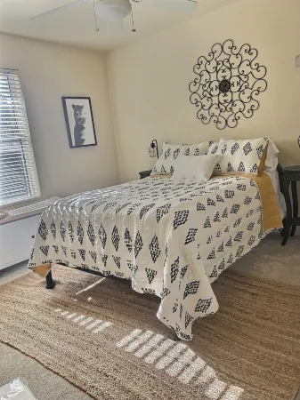 Farmhouse Victorian Perfect Cloudcroft Location! Отели в г. Клаудкрофт