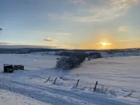 Beautiful Eifel vacation home with garden and barbecue area Hoteles en Hellenthal