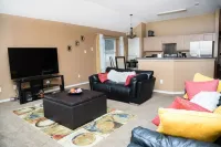 5 mins from the AT&T Stadium