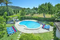 3 Bedrooms, 2 bathrooms, enbeded into the natural mediterranean surrounding. - Villas