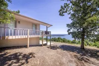 Breathtaking Lakeview  GUEST Home in Diamond Bluff