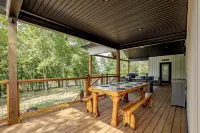 Porch-lovers Paradise! SLEEPS 11-12. Multiple fire pits. Only 0.8mi to boat ramp
