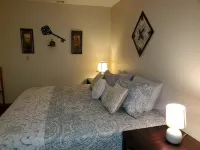 Sassafras Inn/Unit A --- Close to Marina & Boat Launch; 30 min to Eureka Springs