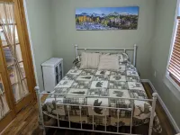 The Little house Hotels in Jackson County