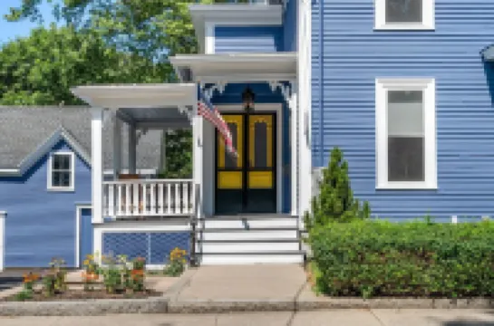 Newly Renovated Luxury 5Br Home + Office, Walk to Beach & Town