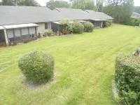 🌴 SPACIOUS CONDO W HEATED POOL & NEARBY BEACHES AND AIRPORTS🌴