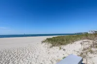 Amazing townhouse in oceanfront resort, pool, beach