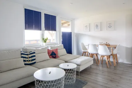 Vacation apartment Kapitänskajüte in Schillig, close to the beach and cozy with balcony