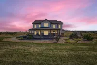 Gather & Relax~Luxury 5‑ Fall Escape w/ Gourmet Kitchen~Firepits & Hot Tub
