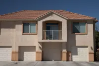 Deluxe Condo with KING Size Bed