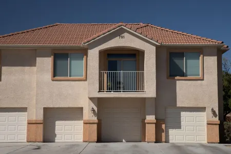 Deluxe Condo with KING Size Bed Отели рядом с достопримечательностью «Splash Pad»