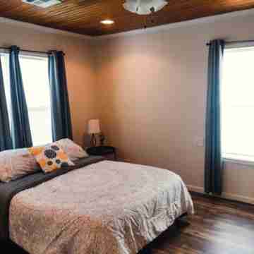 Downtown Cottage Getaway Rooms