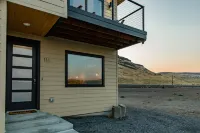 Wild Horse - hot tub, fire pits, game room, EV charger, 15 min to the Gorge