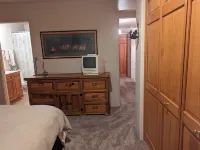Peaceful Sunny 2Bed/2Bath Condo,Ski Out/Ski in Parking, Pets