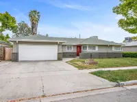 Fresno House Pool Foosball 2 Car Garage 5 Bed/3 Bath Hotel in zona Fresno Pacific University