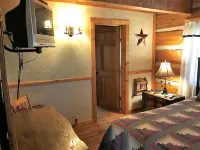 TENNESSEE CABIN!  CONVENIENT LOCATION! COZY & COMFORTABLE! BOOK TODAY! Hotels near KARM Stores