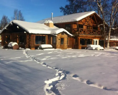 Comfortable House With Kitchen On The Chena River. Family Friendly. Hotels in College