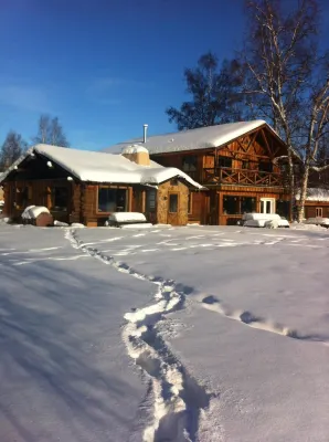 Comfortable House With Kitchen On The Chena River. Family Friendly.