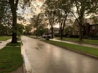 The Antique Reno is walking distance to the Falls and in a historic area.