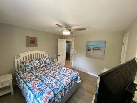 On Deck Upper: 3BR/2BA Unit in Surfside Beach, Walk to Beach & Pet Friendly!