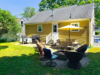 Spacious 4 BR Retreat near Water Wizz, Pond & Beaches - Perfect Family Getaway! Hotels near Massachusetts Maritime Academy