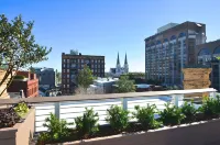 The Brigham 5 Star! Rooftop Terrace Historic Savannah Ultimate Lux Vacation!!