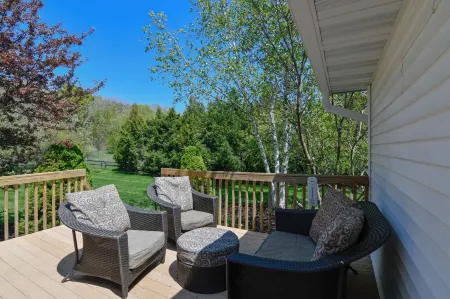 Harbor School House - Private home, great outdoor space, 5 minute walk downtown