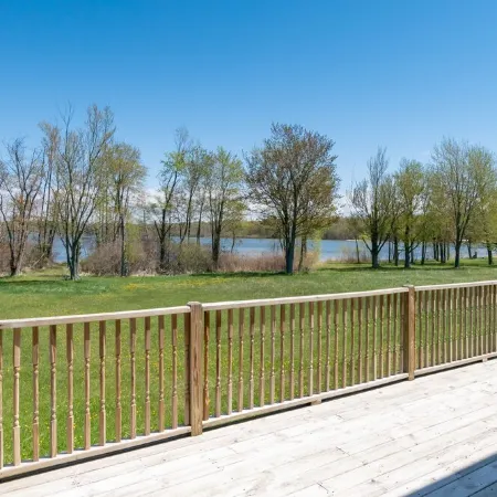 Farm and Lake: Remote Getaway