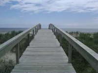 AIR CONDITIONED 4 Bed/2 Bath Beach House