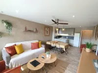 apartment with sea view, direct access to the beach, Hotels in Bormes-les-Mimosas