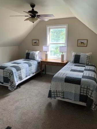 TC Gem! Within 2 blocks of the TC TART trail, and great establishments.