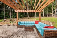 🌈 Bright and Charming Single-Family Home at Baxter Lake - 🐶 Dog Friendly 🧣 Hotels in Strafford County