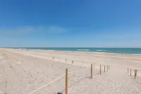 Beach Access Oasis with Heated Pool and Guest Suite - Private Pool