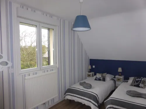 House 10/12 people with studio by the sea in TREGASTEL