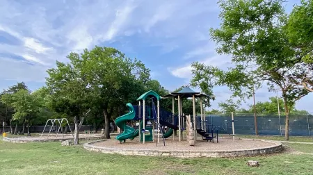 New Charming Private Oasis near Community Pool and Park in NW Austin Отели в г. Сидар Парк