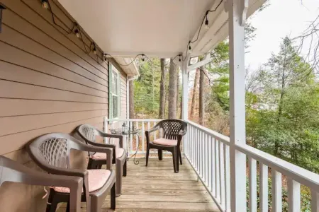 CHARMING Saluda on My Mind – 2min Walk to Downtown