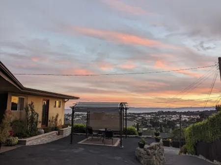 Santa Barbara Amazing City & Ocean View Отели рядом с достопримечательностью «Мортон Бэй Фиг Три»