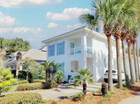 Million dollar villa · Beachfront neighborhood · Free cruise · Resort amenities
