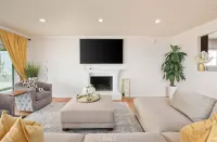 calabasas Home With stunning Views, Pool, and Jacuzzi Hotels in Calabasas