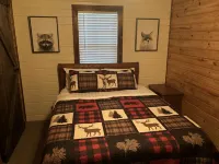 Charming 3 Bedroom 2 Bath Cabin near Sardis Lake Hotels in Panola County